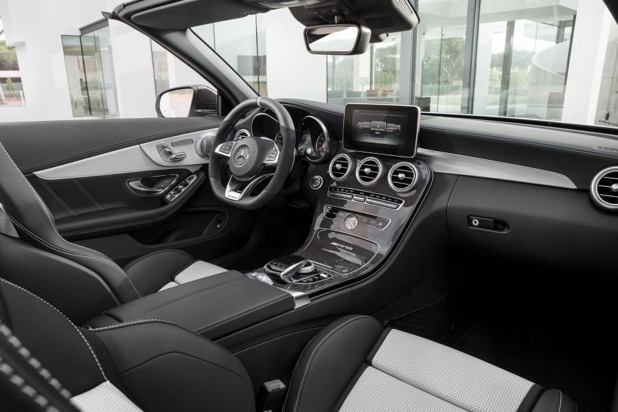 Интерьер Mercedes-AMG C63 S Cabriolet 2016 года  (фото 24 из 52)